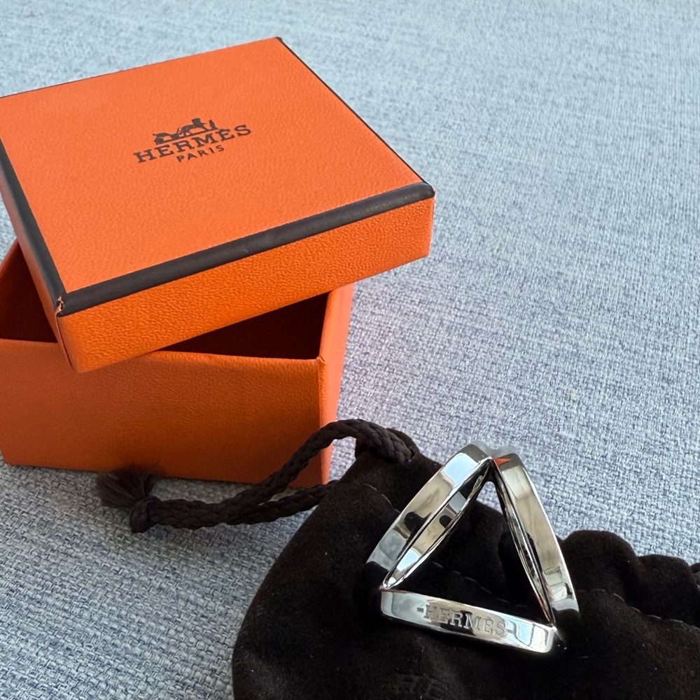 Hermès Trio Scarf Ring – Silver Palladium Finish with Box